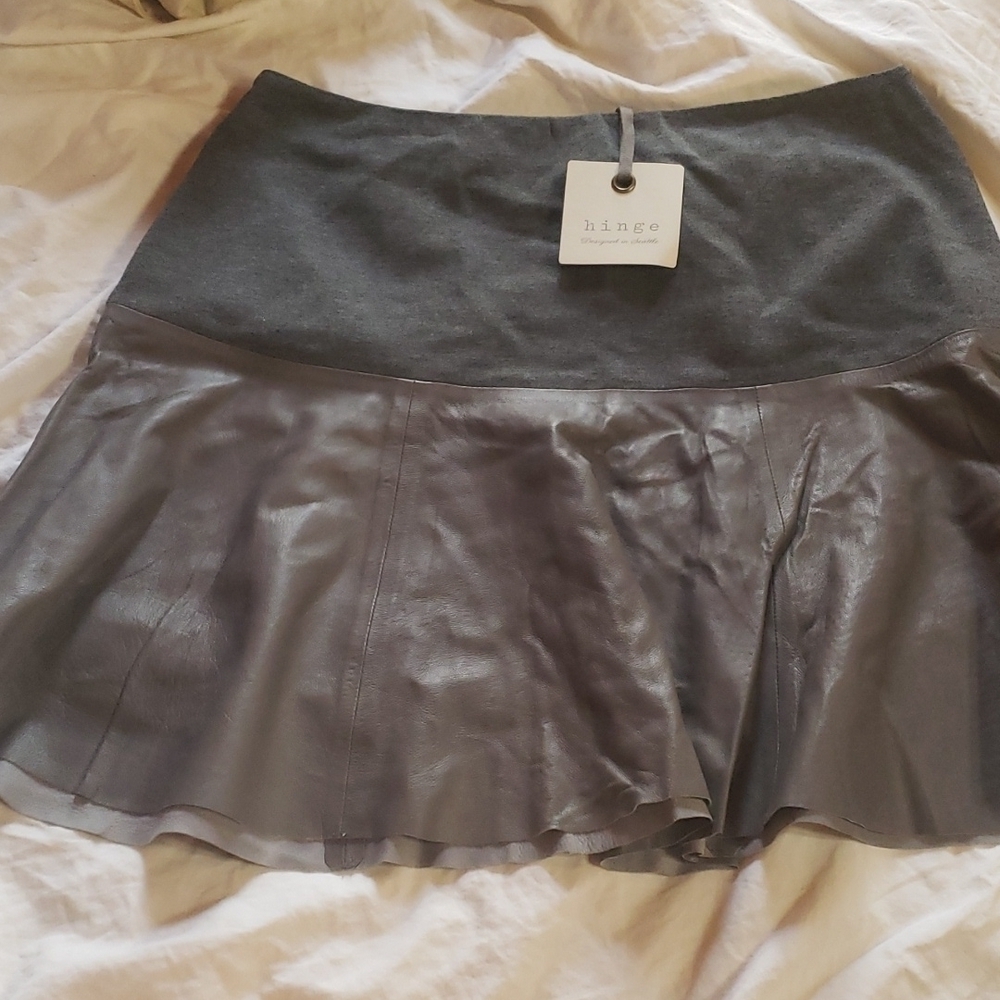 HINGE skirt size medium leather NWT